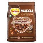 Saffola Muesli Choco Crunch with Flavour Pops, 185 gm | 15 in 1 Fruit and Nuts, Seeds, Millet & more | Cereals for breakfast rich in wholegrain, protein, fibre - Fast Shipping to USA & Canada