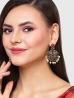 Karatcart Antique Gold Plated Red and Green Kundan Studded Dangler Earrings for Women - Fast Shipping to USA & Canada - Image 3