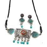 NAITRI | Handcrafted Traditional Necklace Set with Earrings - Fast Shipping to USA & Canada