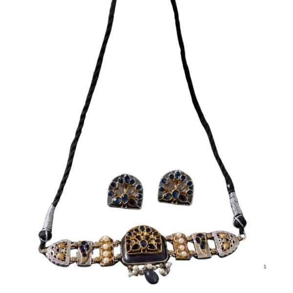 NAITRI | Handcrafted Traditional Necklace Set with Earrings - Fast Shipping to USA & Canada