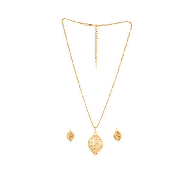 Estele 24 Kt Gold Plated Shell Chain Necklace Set for Women - Fast Shipping to USA & Canada