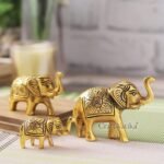CraftVatika Set of 3 Metal Trunk Up Elephant Family Statue Showpiece Figurine -Fengshui Vastu Lucky - Decorative Items for Home Living Room Decor Living Room Office Desktop & Gifting,Corporate Gift - Fast Shipping to USA & Canada